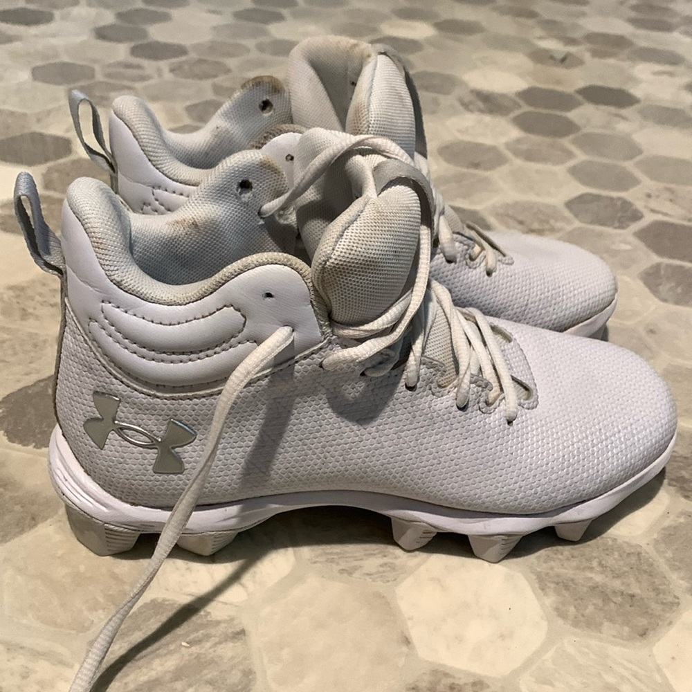 Under Armour Spotlight Cleats